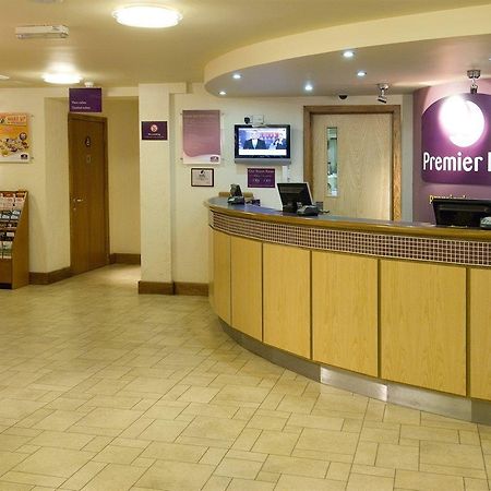 Premier Inn Slough Exterior foto